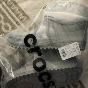 CROCS Neo Puff boots